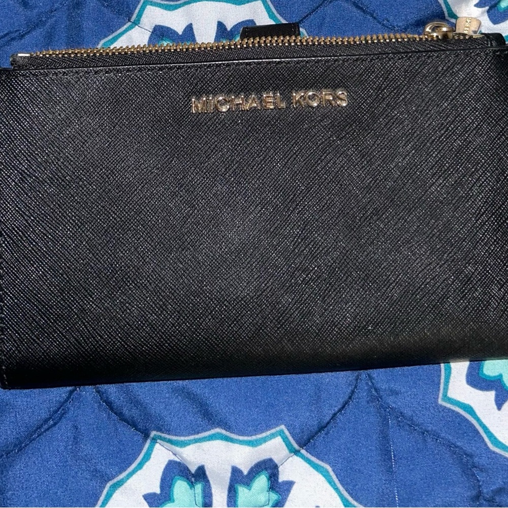 Black Michael Kors wallet